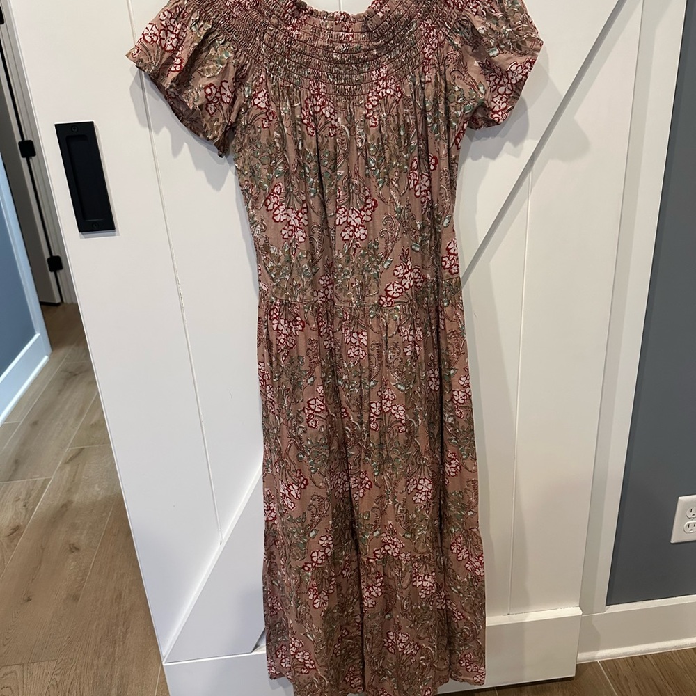 Elegant Floral Off-Shoulder Maxi Dress